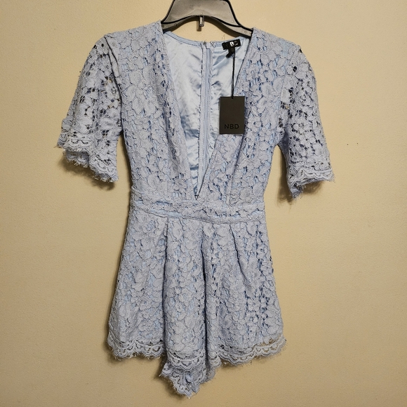 NBD Light Blue Mila Lace Romper Periwinkle Short Sleeve XS Deep V Neck - Picture 1 of 11
